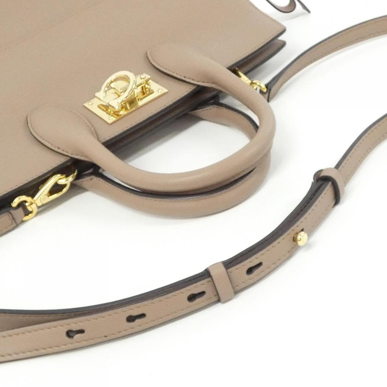 サルヴァトーレフェラガモ THE STUDIO 21 H159 バッグ