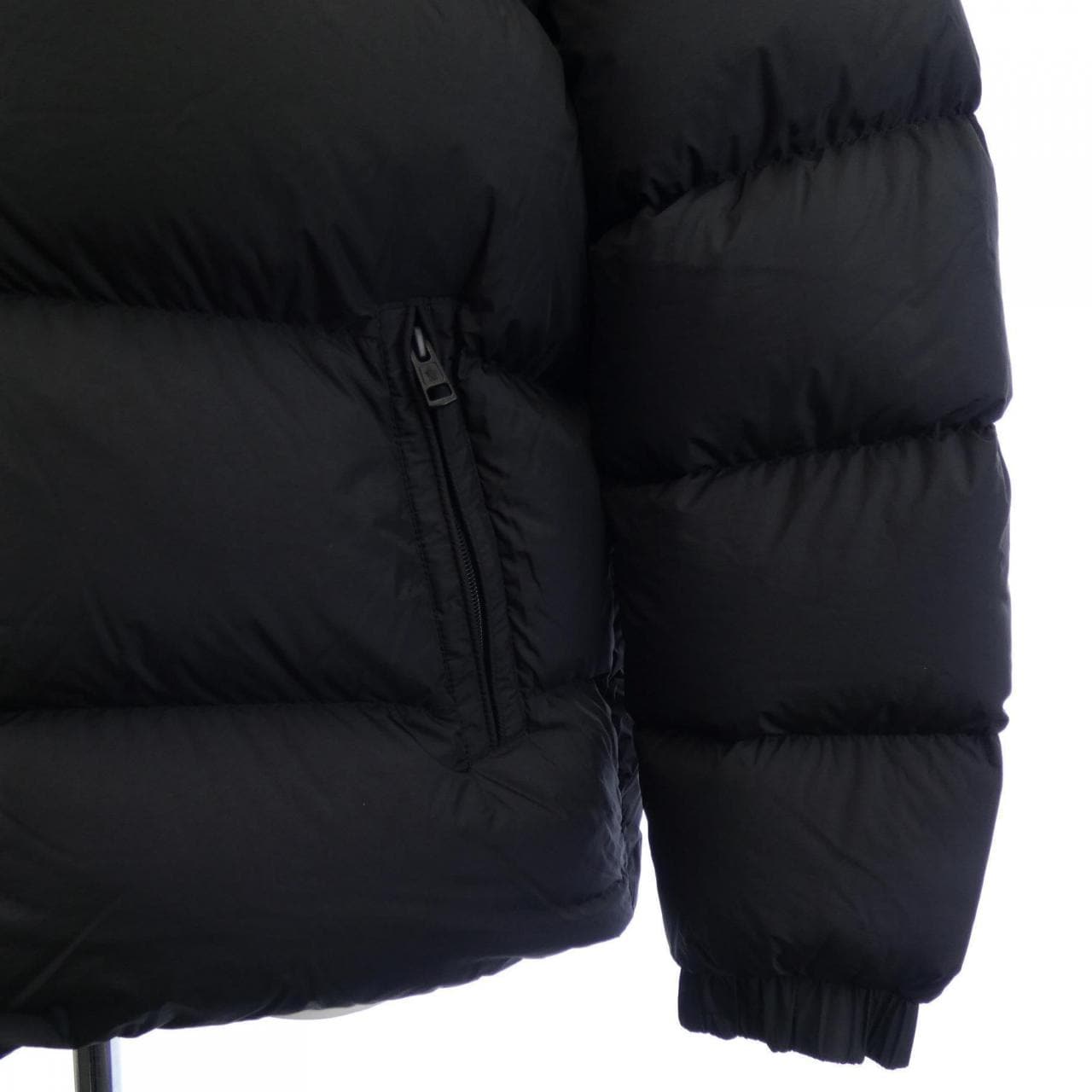 モンクレール MONCLER ダウンジャケット