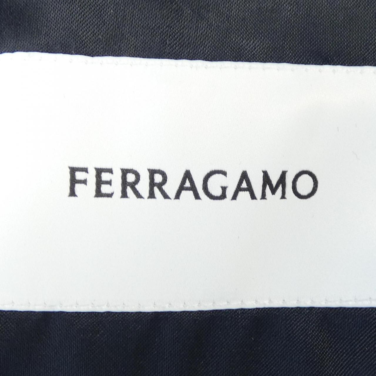フェラガモ FERRAGAMO コート