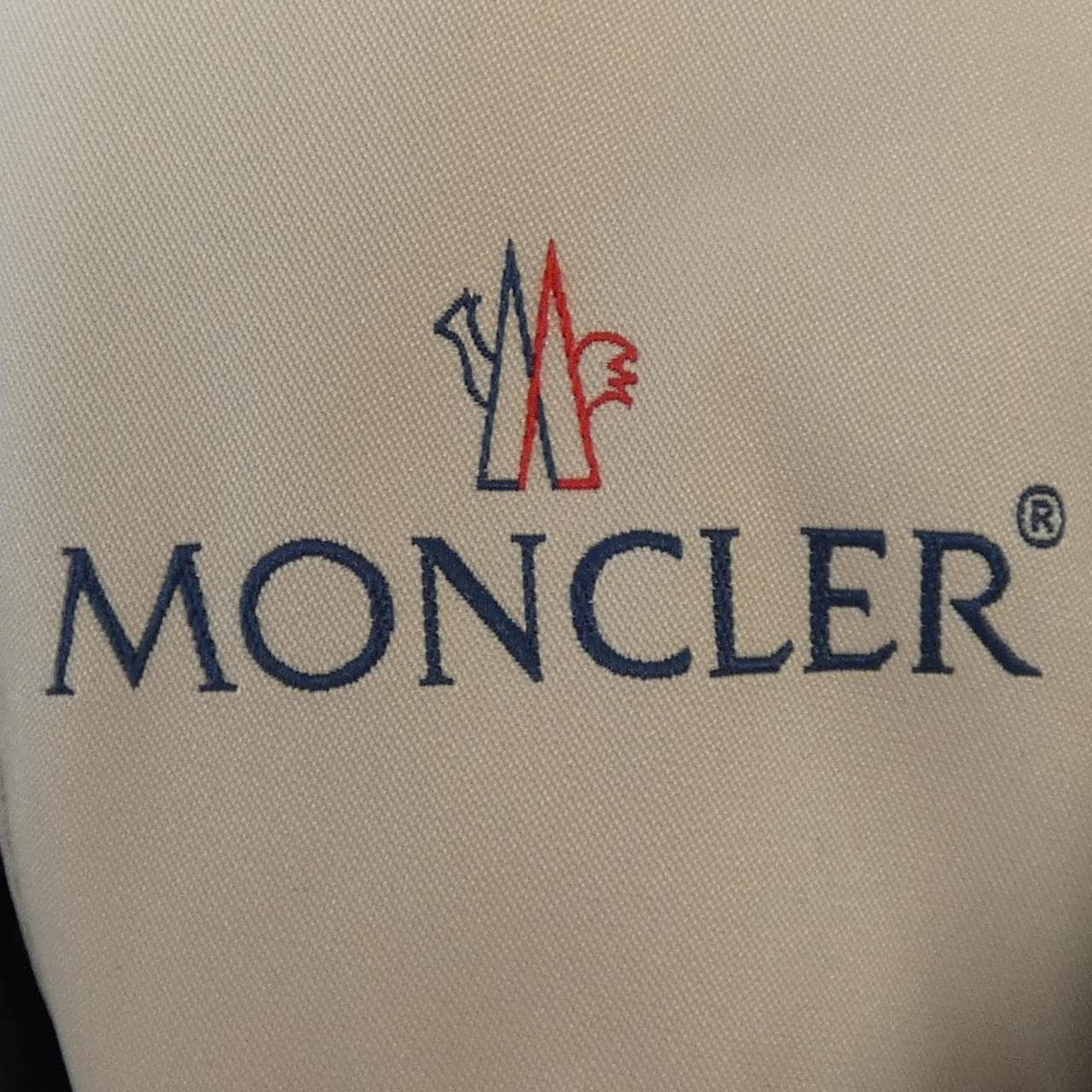 モンクレール MONCLER ダウンジャケット