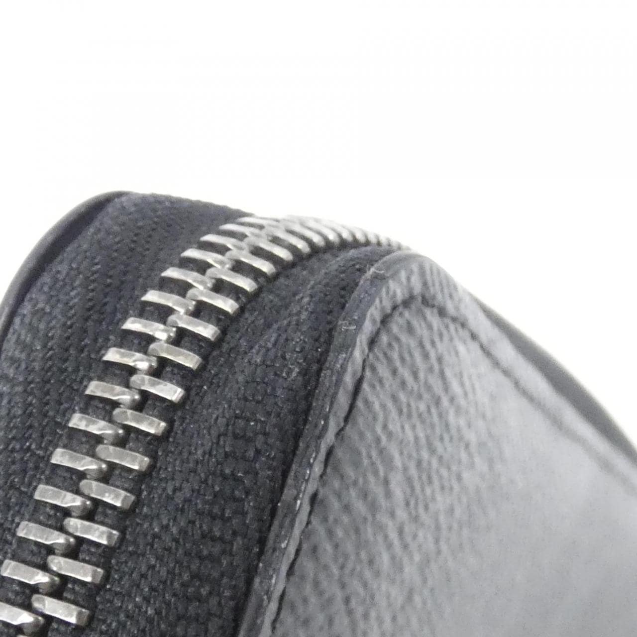 ルイヴィトン モノグラム エクリプス ジッピー ウォレット ホリゾンタル M11611 財布