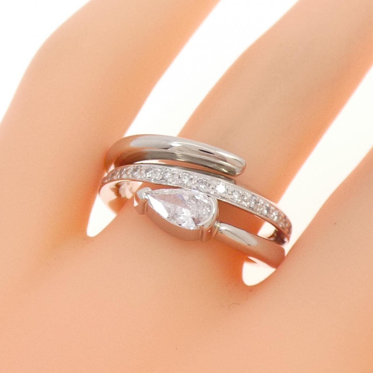 PT900 Diamond Ring 0.381CT