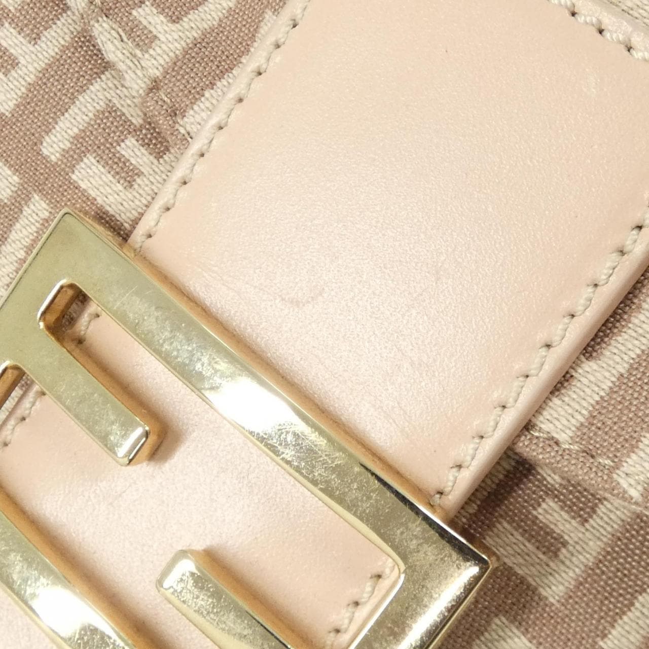 フェンディ バゲット 8BR003 LPN ショルダーバッグ