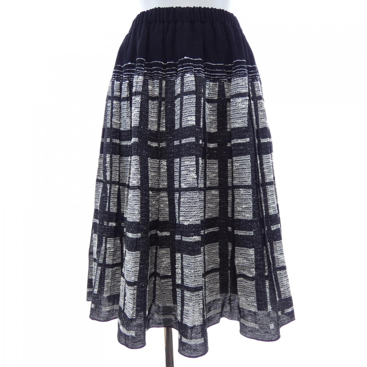トゥービーシック TO BE CHIC スカート