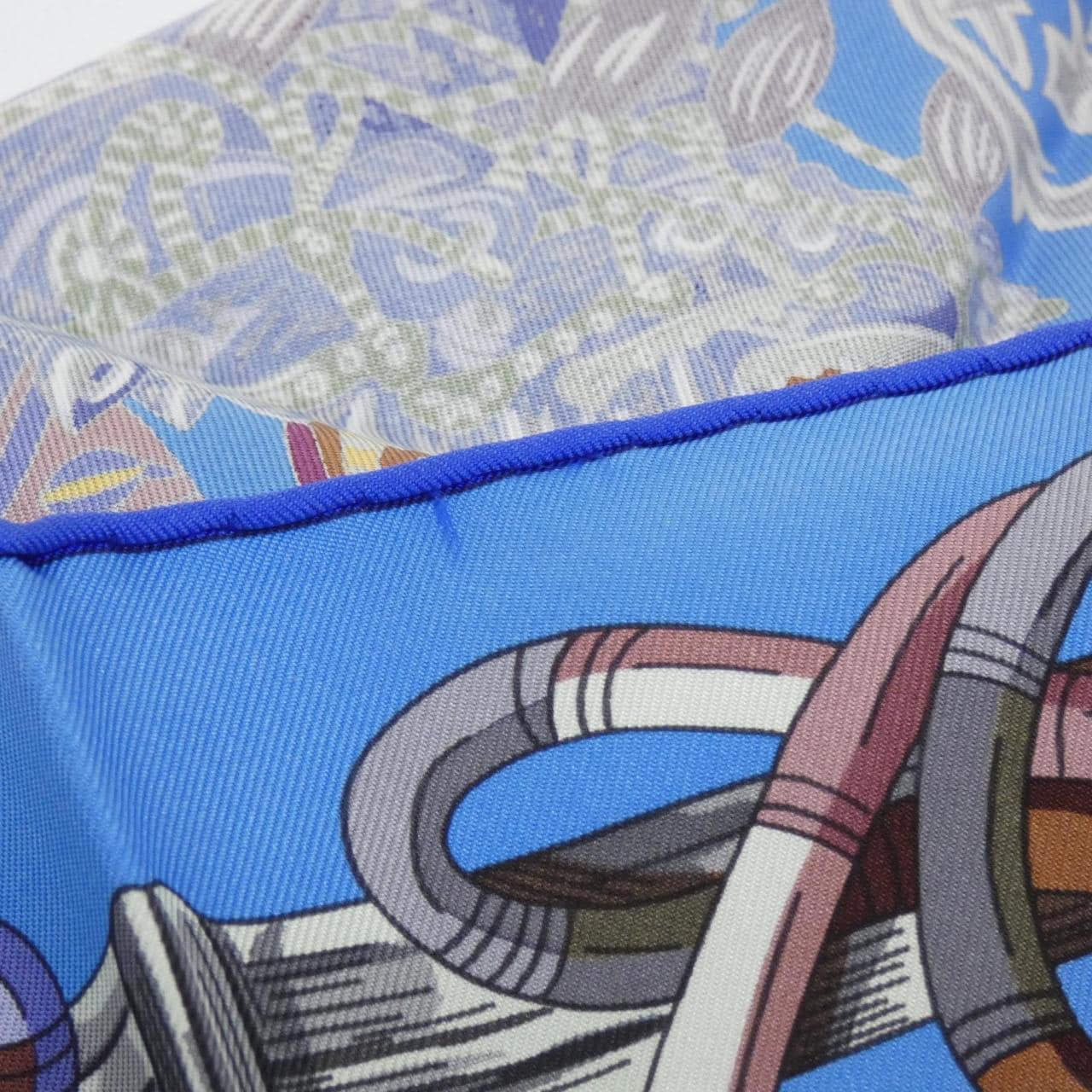 エルメス AU FIL DU CARRE カレ スカーフ