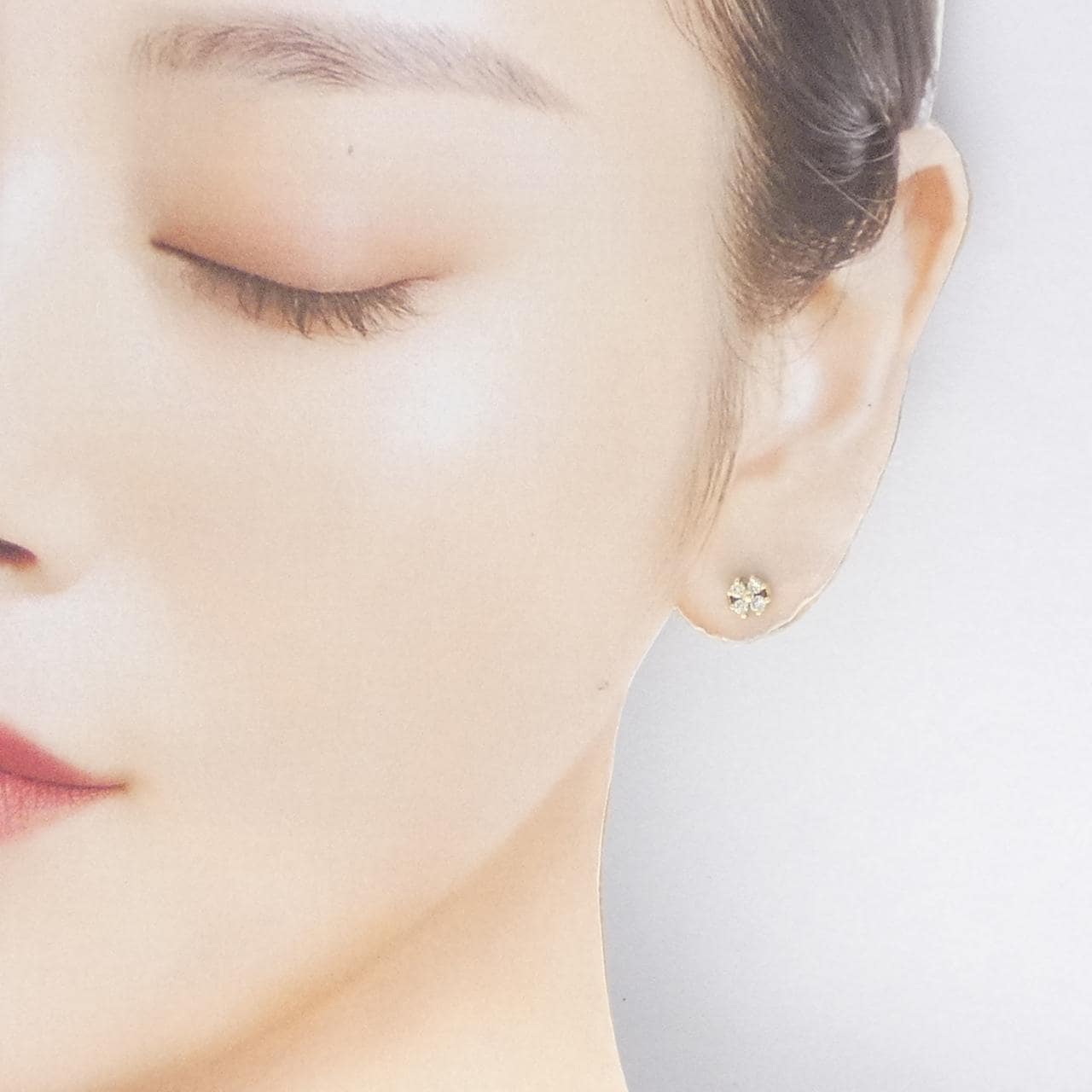 K18YG フラワー ダイヤモンド ピアス