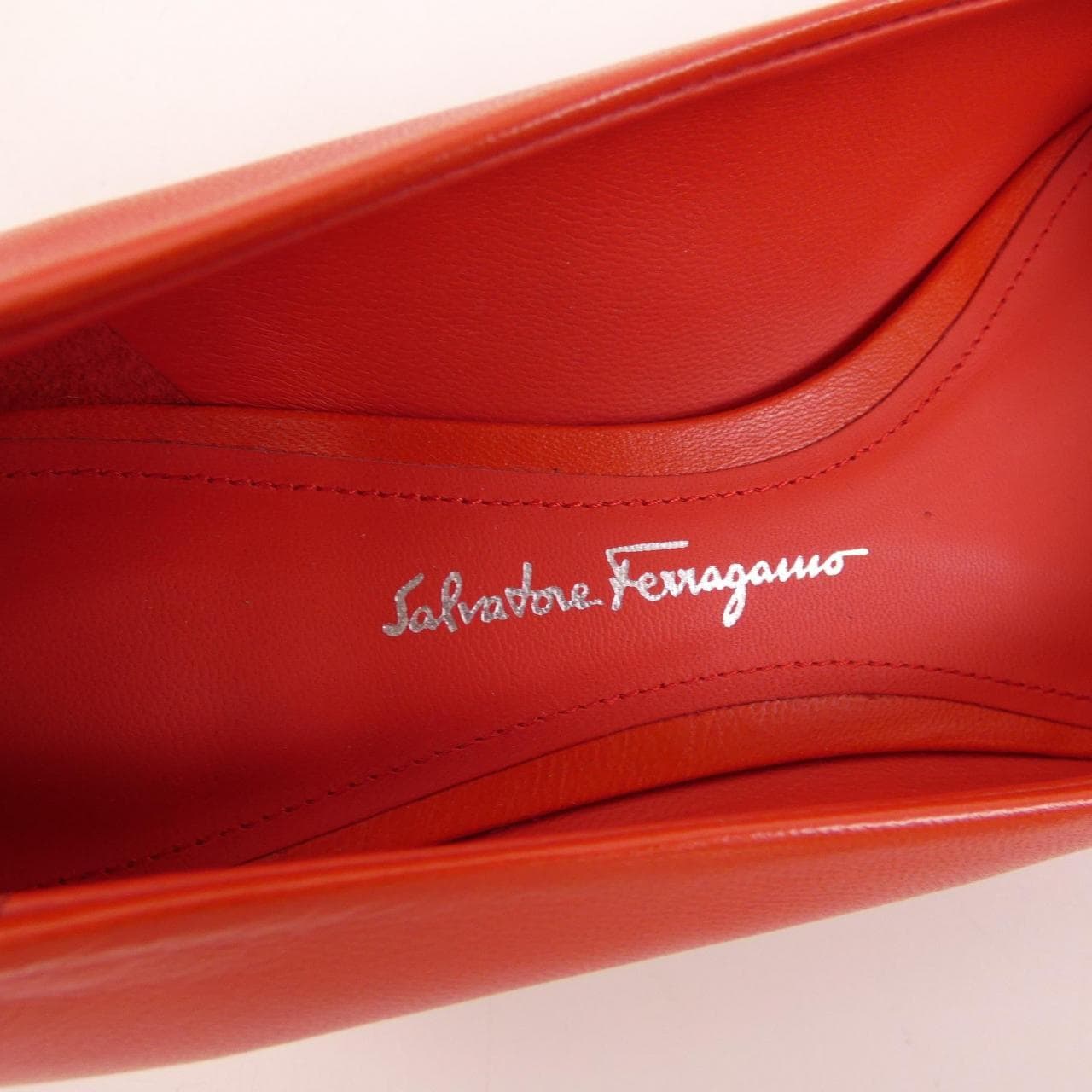 サルヴァトーレフェラガモ SALVATORE FERRAGAMO パンプス