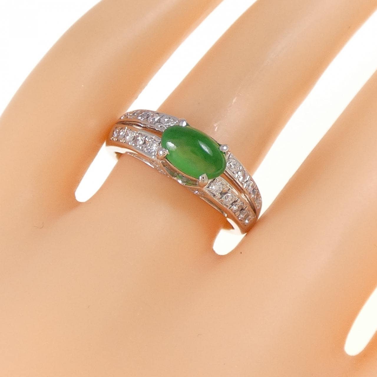 PT900 Jadeite Ring 1.00CT