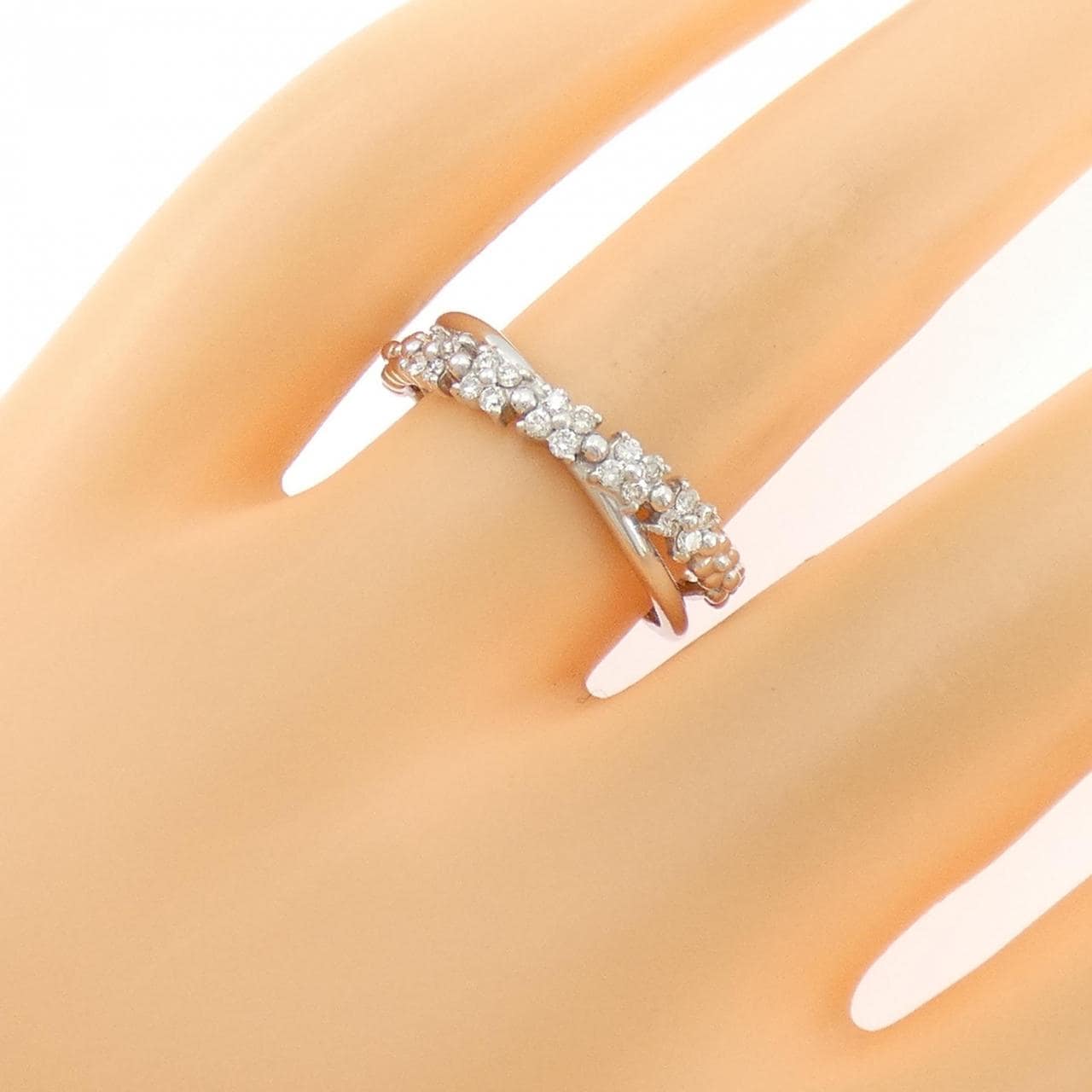 K18WG フラワー ダイヤモンド リング 0.20CT