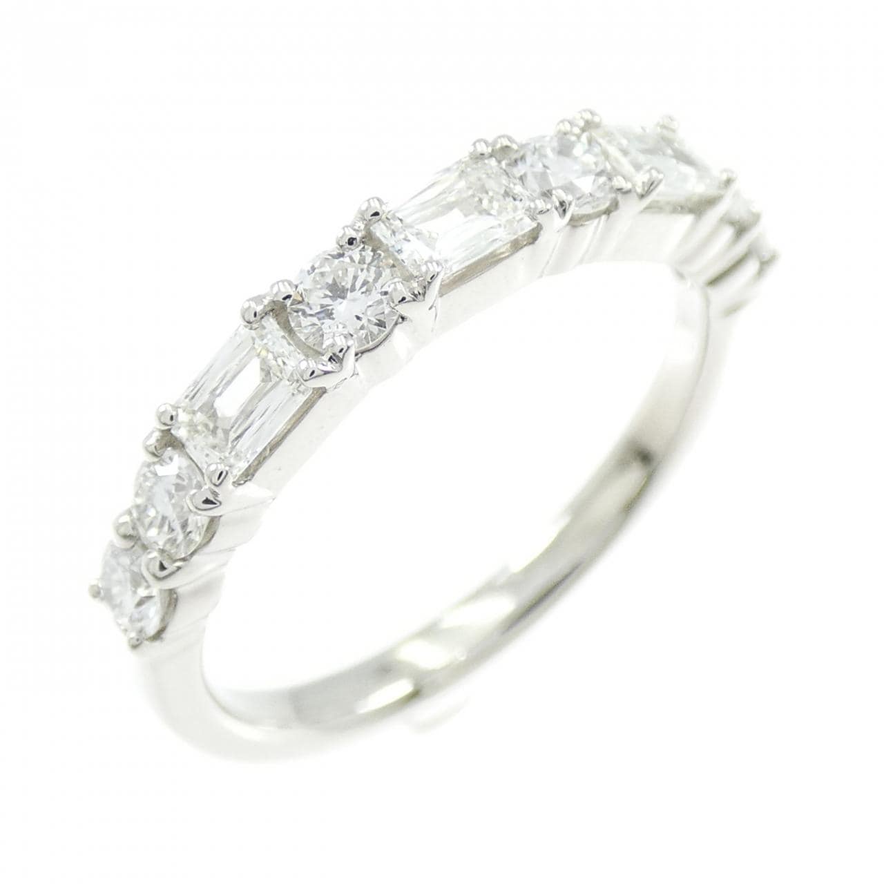 ジーエスティービー ダイヤモンド リング 0.70CT