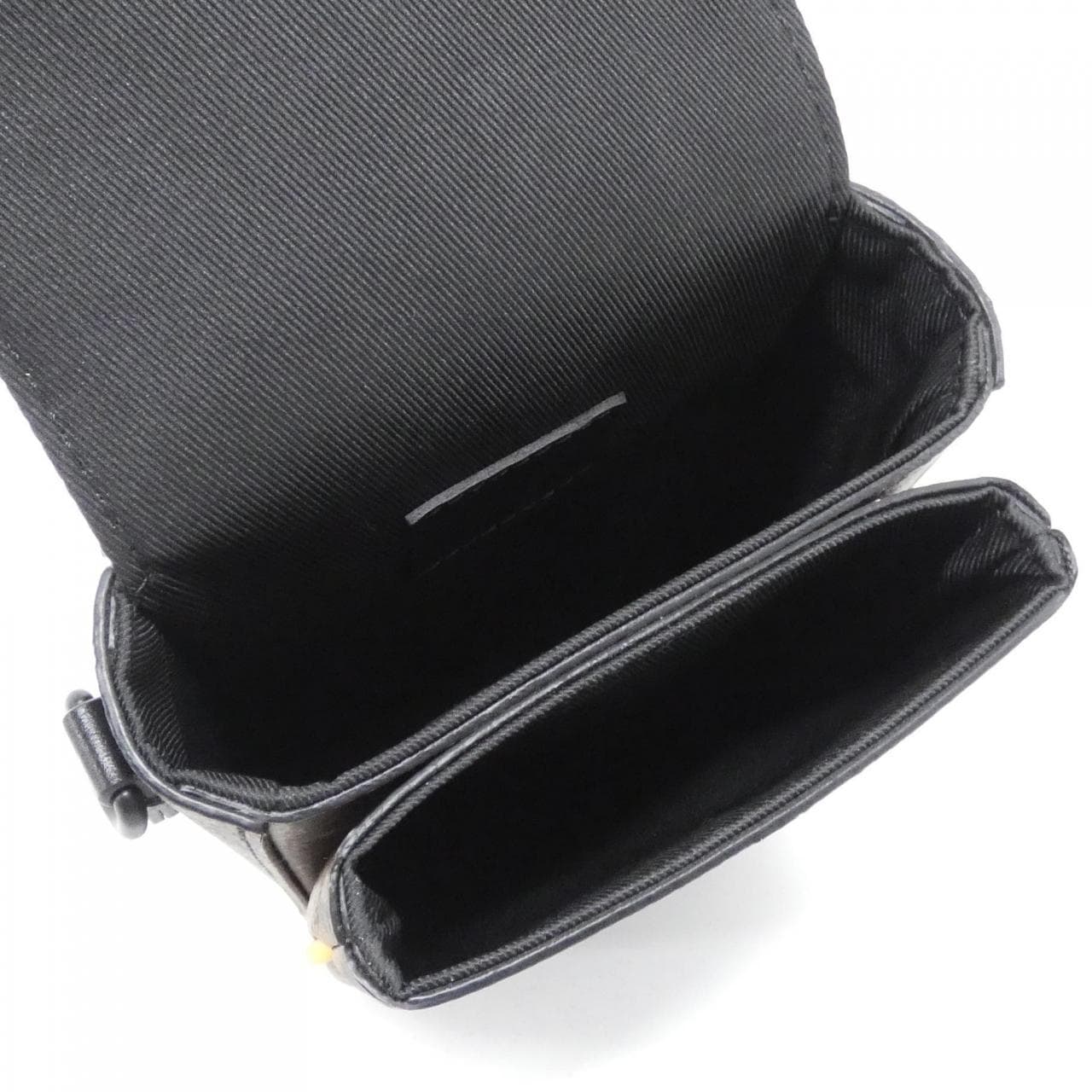 ルイヴィトン モノグラム マカサー Sロック ヴェルティカル ウエアラブル ウォレット M82535 ショルダーバッグ