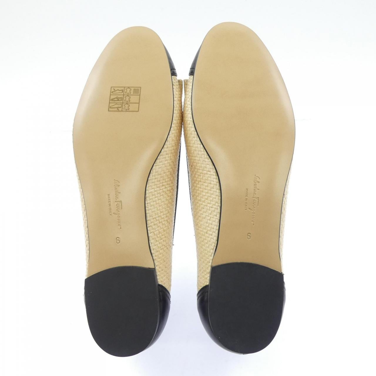 サルヴァトーレフェラガモ SALVATORE FERRAGAMO VARINA パンプス