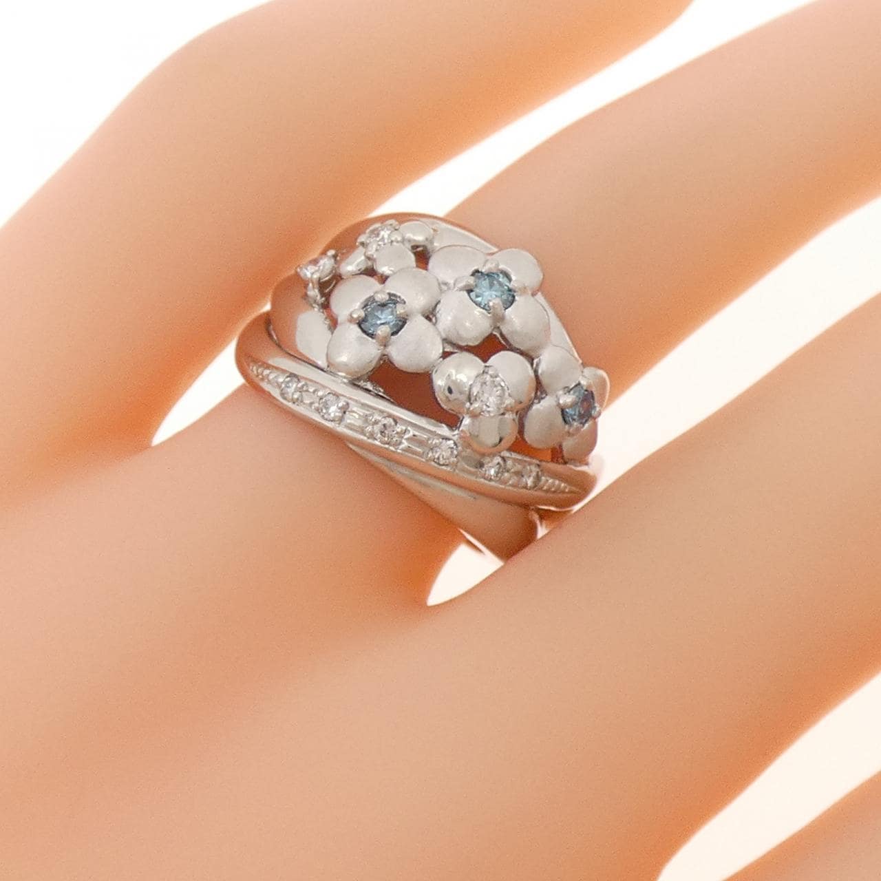 PT900 フラワー ダイヤモンド リング 0.27CT