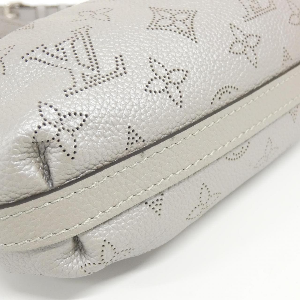 ルイヴィトン マヒナ スカラ ミニ M80904 ショルダーバッグ