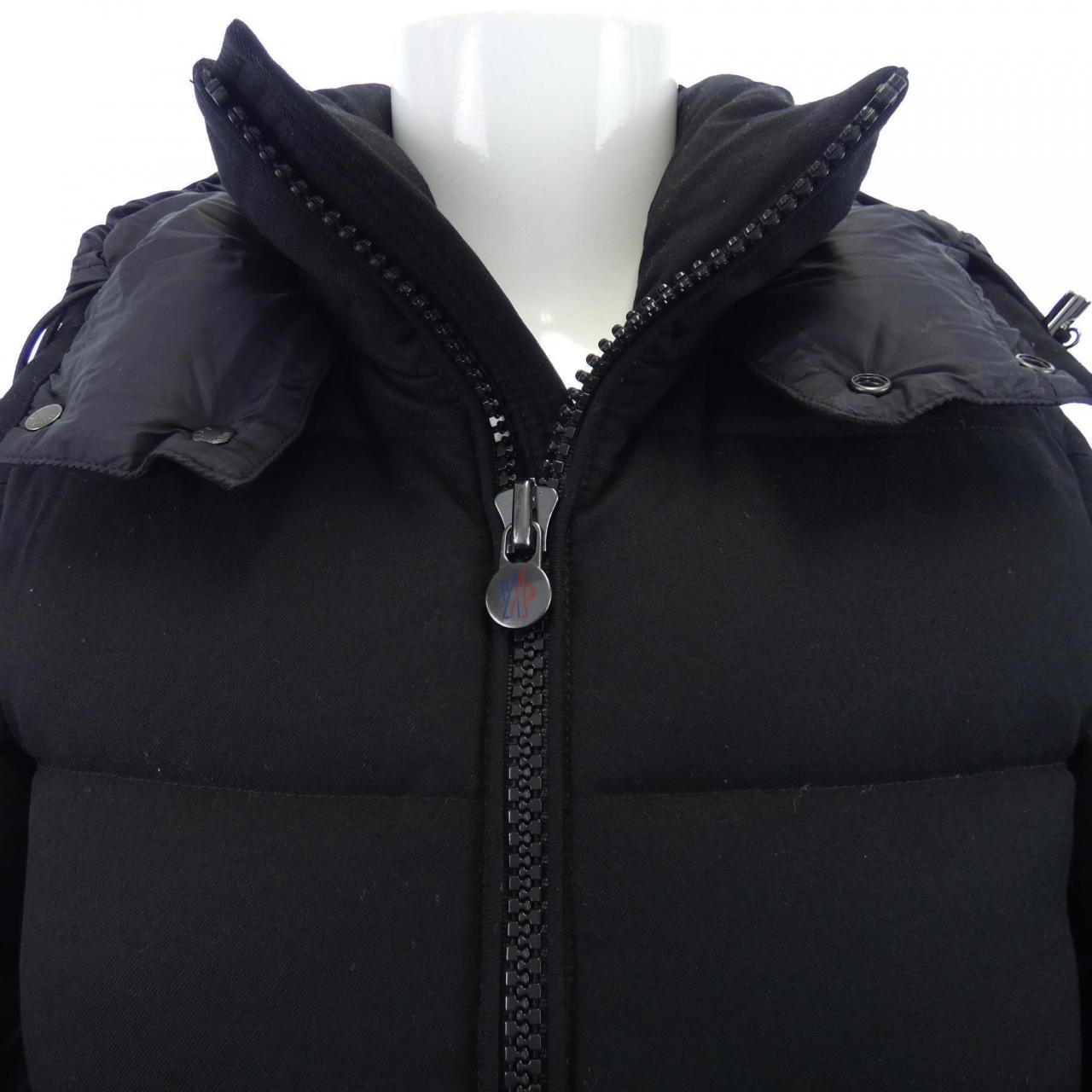 モンクレール MONCLER ダウンジャケット