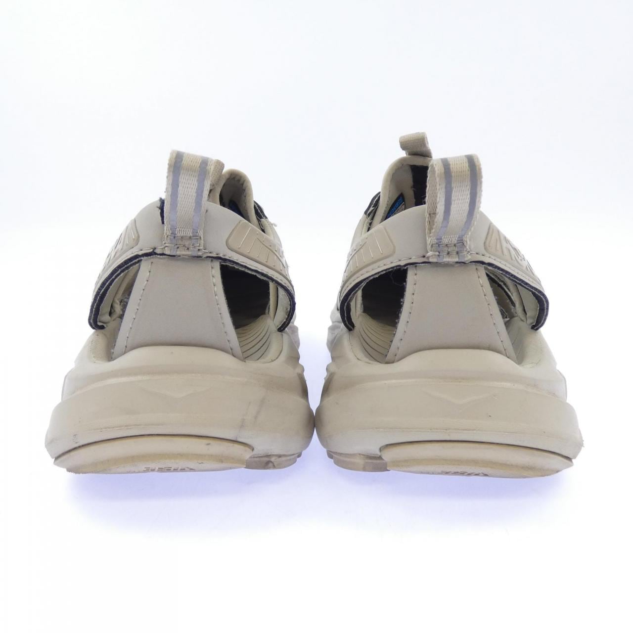 ホカオネオネ HOKA ONE ONE シューズ
