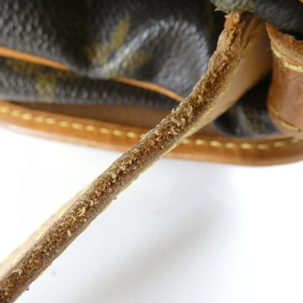 ルイヴィトン モノグラム ソミュール 30cm M42256 ショルダーバッグ