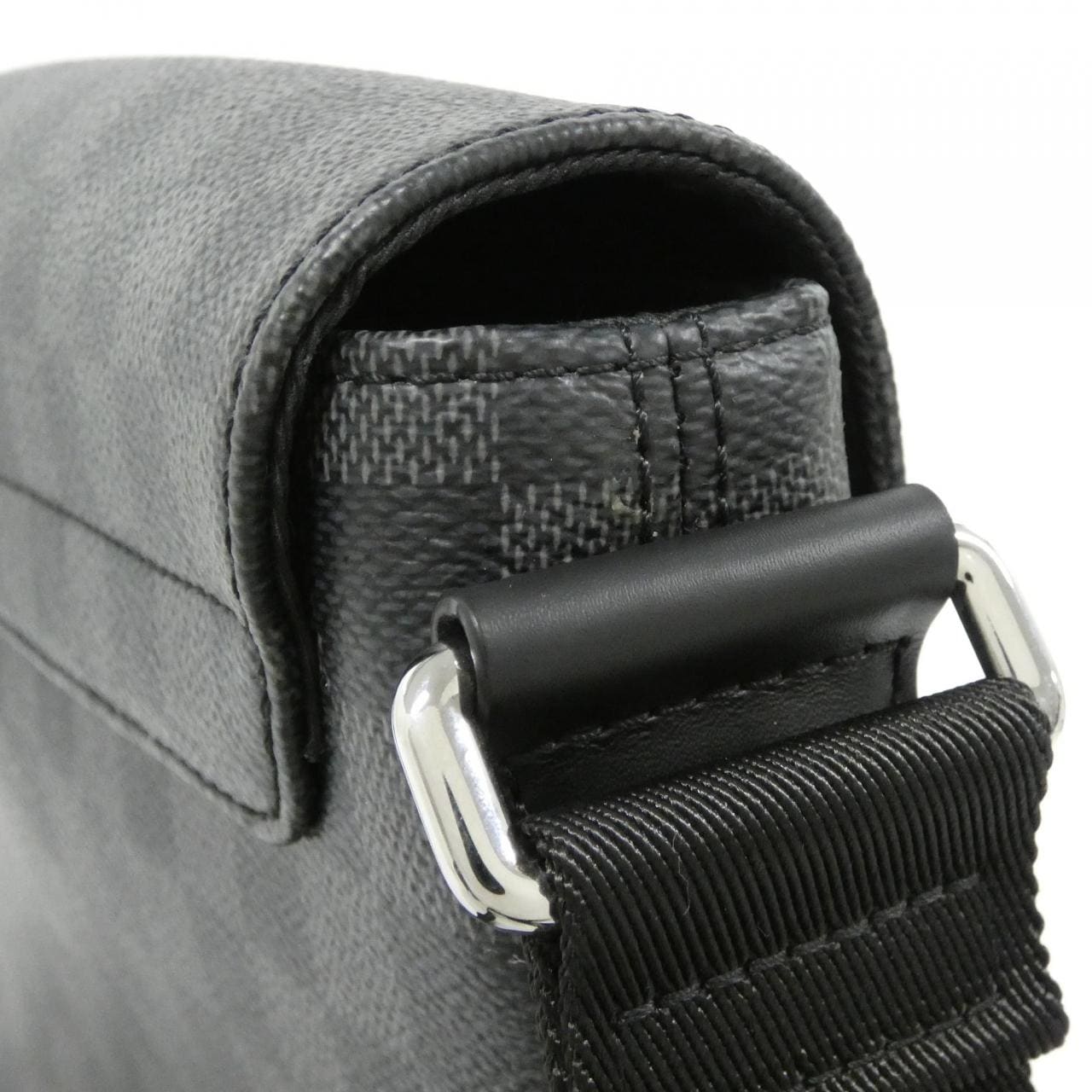 ルイヴィトン ダミエ グラフィット ディストリクト PM N40349 ショルダーバッグ