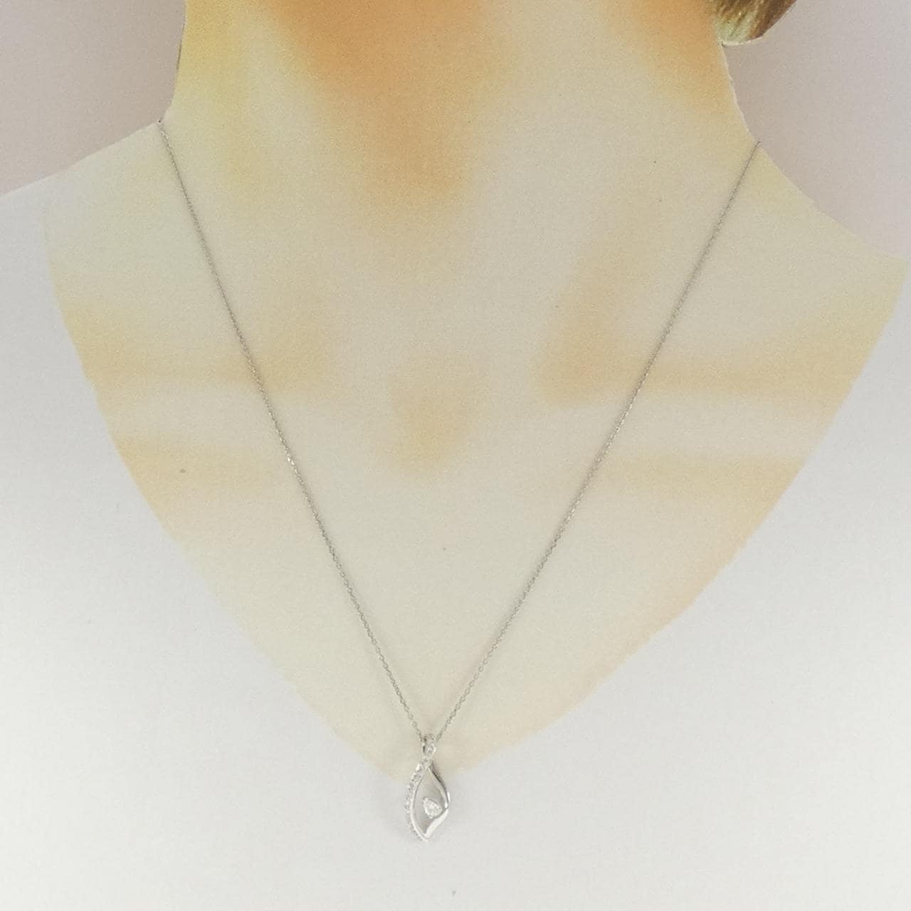 4゜C ダイヤモンド ネックレス 0.088CT
