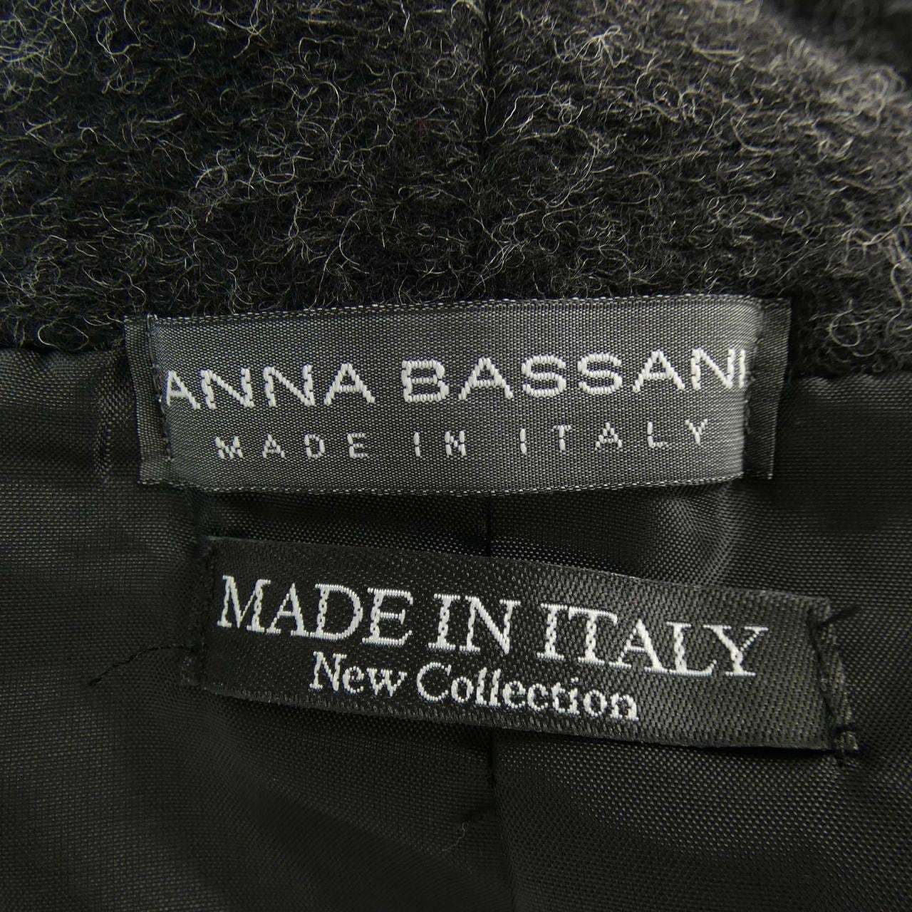 ANNA BASSANI コート