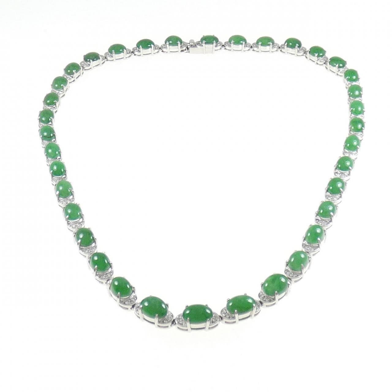 K18WG jade necklace 55.95CT