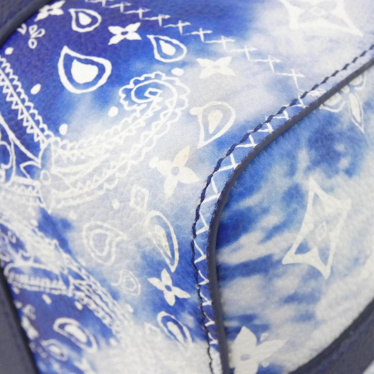 LOUIS VUITTON Monogram Bandana City Keepall M20555 单肩包