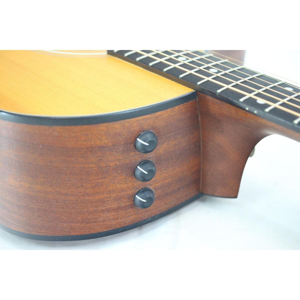 ＴＡＹＬＯＲ　　１１４ＣＥ／ＬＨ
