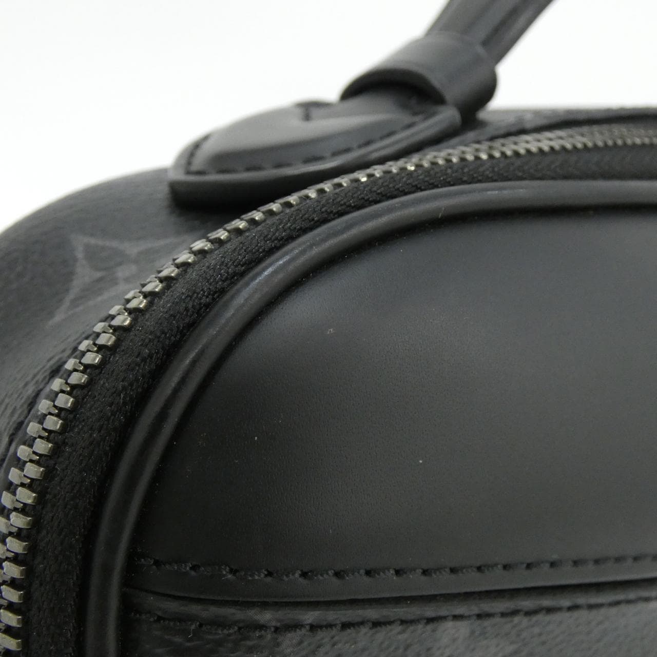 ルイヴィトン モノグラム エクリプス バムバッグ M42906 ショルダーバッグ