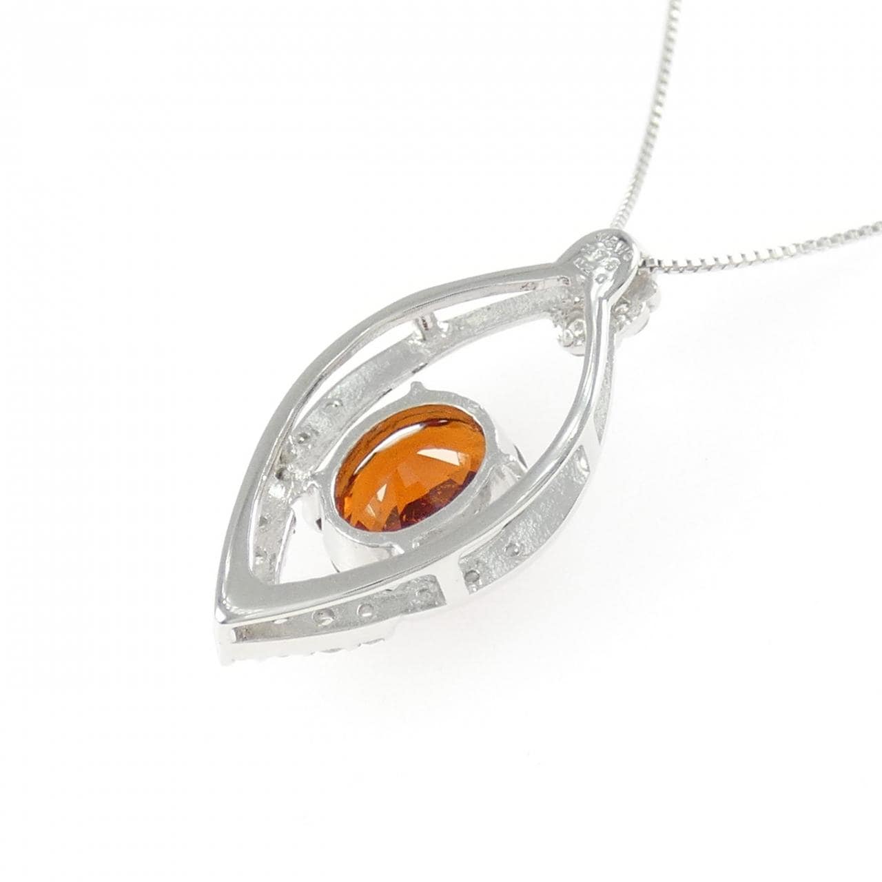 K18WG ガーネット ネックレス 2.76CT