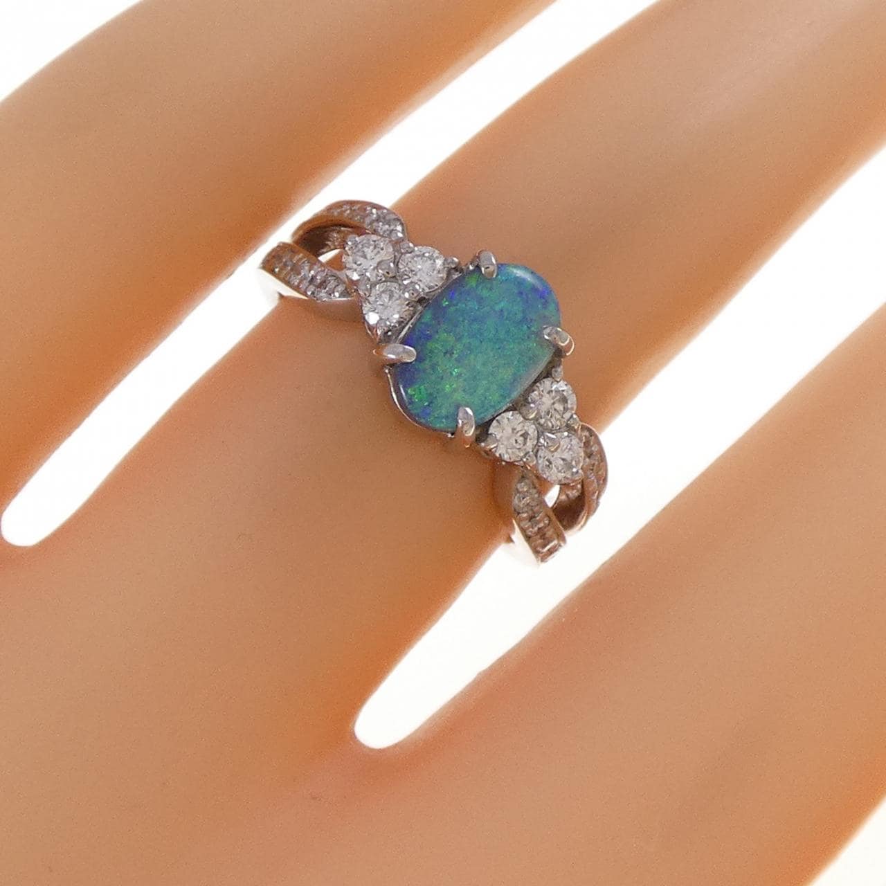 K18WG ブラックオパール リング 0.85CT