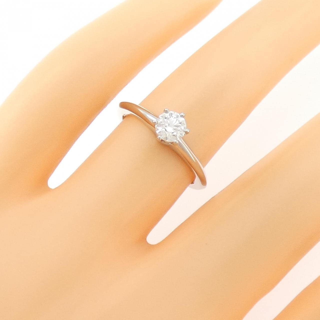 ティファニー クラシックソリティア リング 0.35CT D SI1 EXT