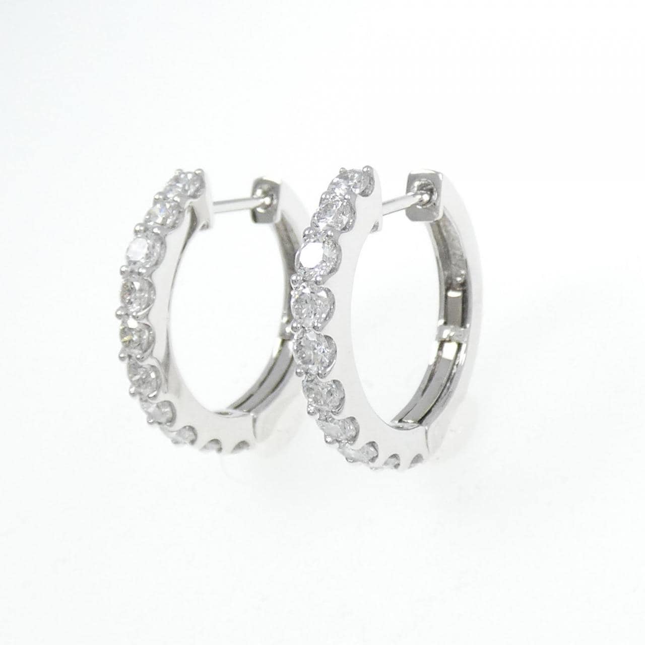 [BRAND NEW] PT900 Diamond earrings 1.005CT