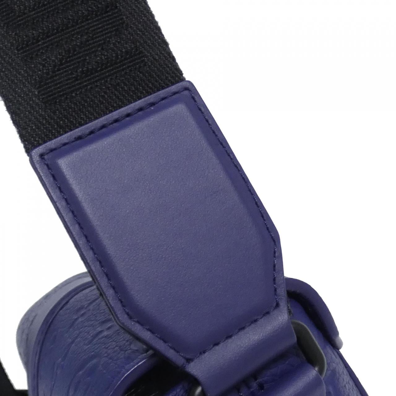 ルイヴィトン トリヨン モノグラム Sケープ メッセンジャー M11692 ショルダーバッグ