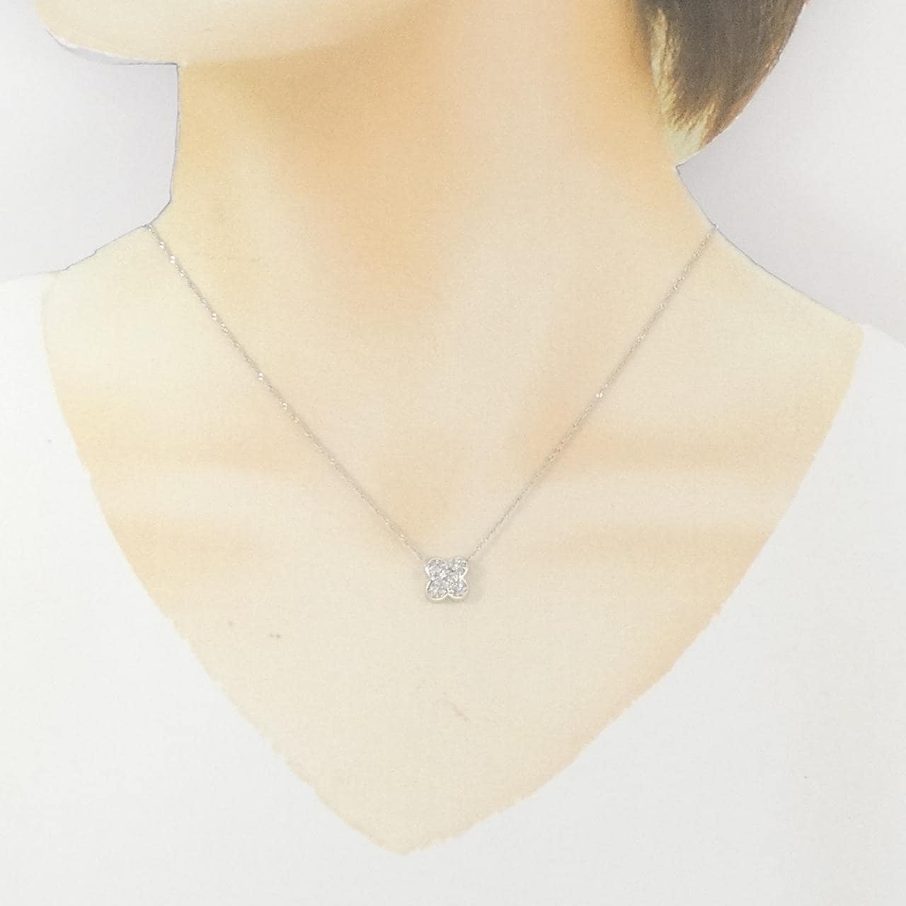 K18WG/750WG クローバー ダイヤモンド ネックレス 0.18CT