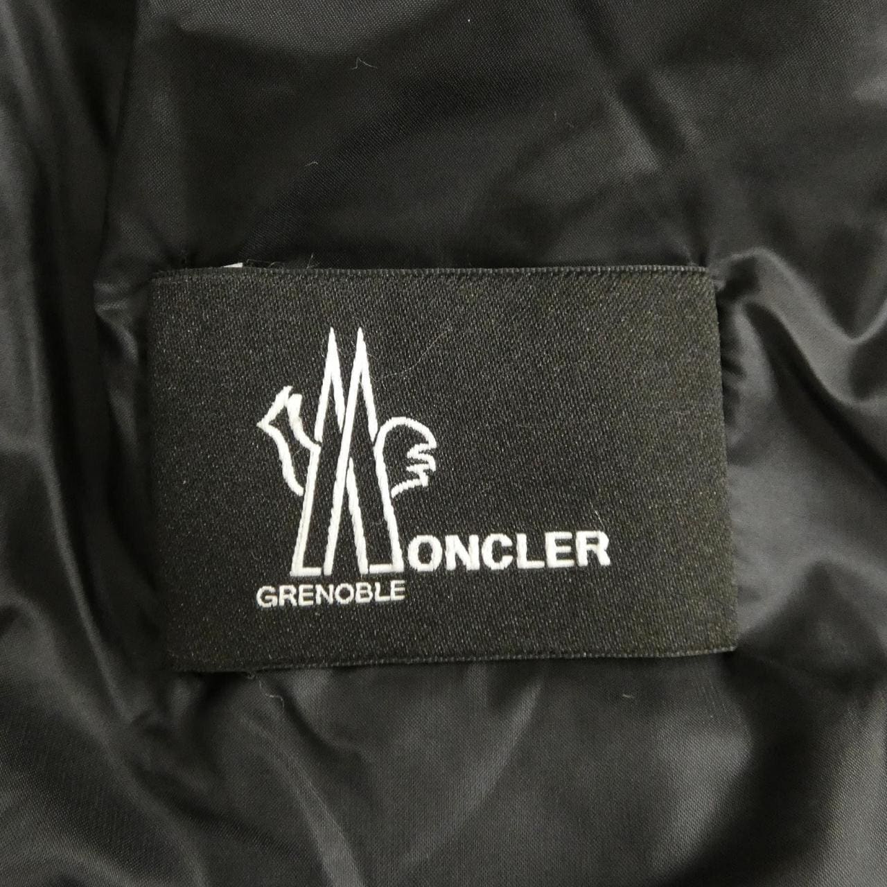 モンクレールグルノーブル MONCLER GRENOBLE 20988G00018 ダウンジャケット