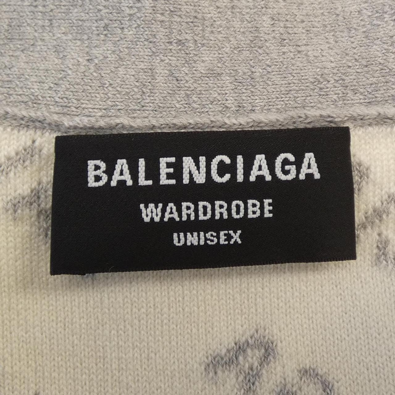 バレンシアガ BALENCIAGA WARDROBE 699822 T3233 UNISEX カーディガン