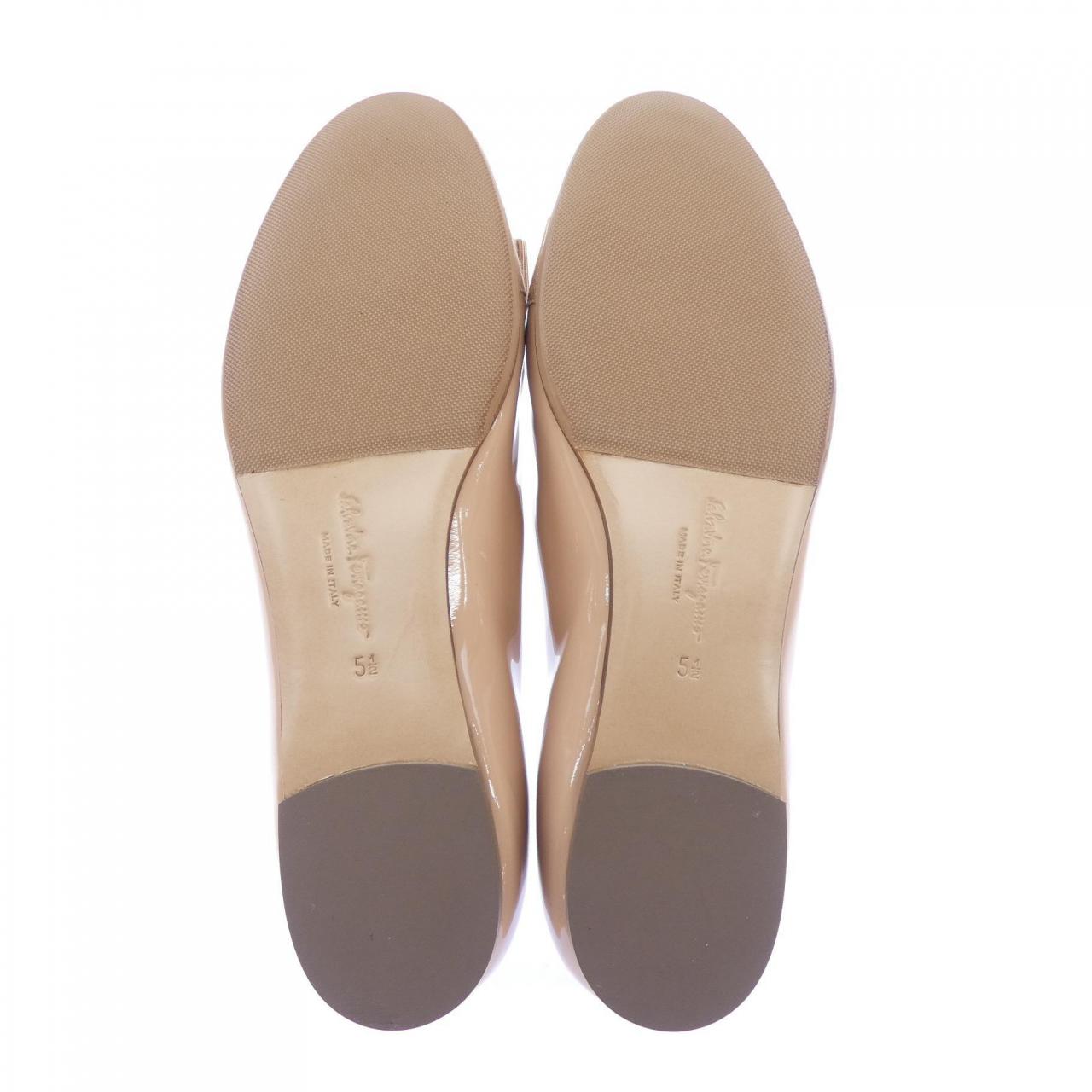 サルヴァトーレフェラガモ SALVATORE FERRAGAMO フラットシューズ