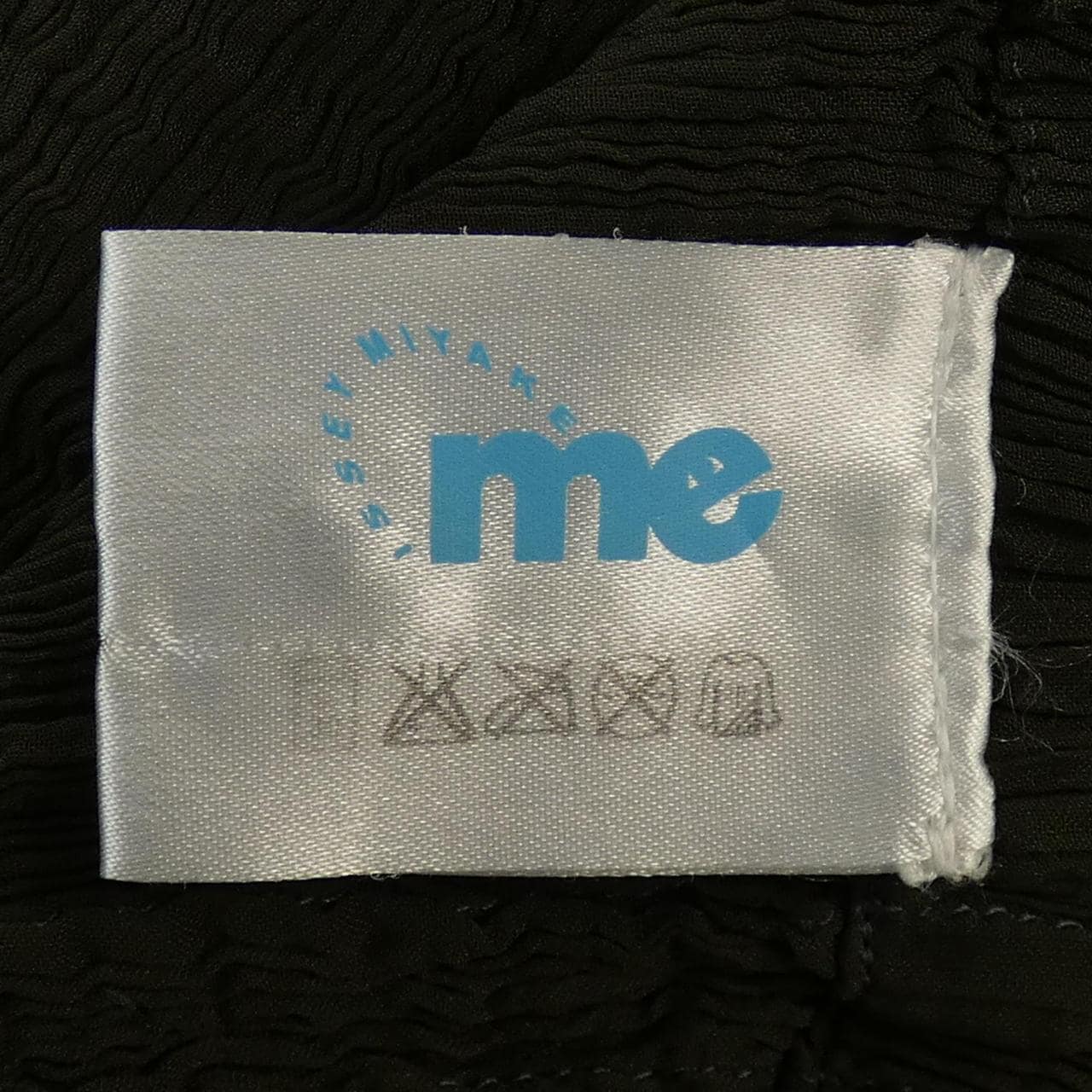 ミーイッセイミヤケ me ISSEY MIYAKE MI33FF353 パンツ