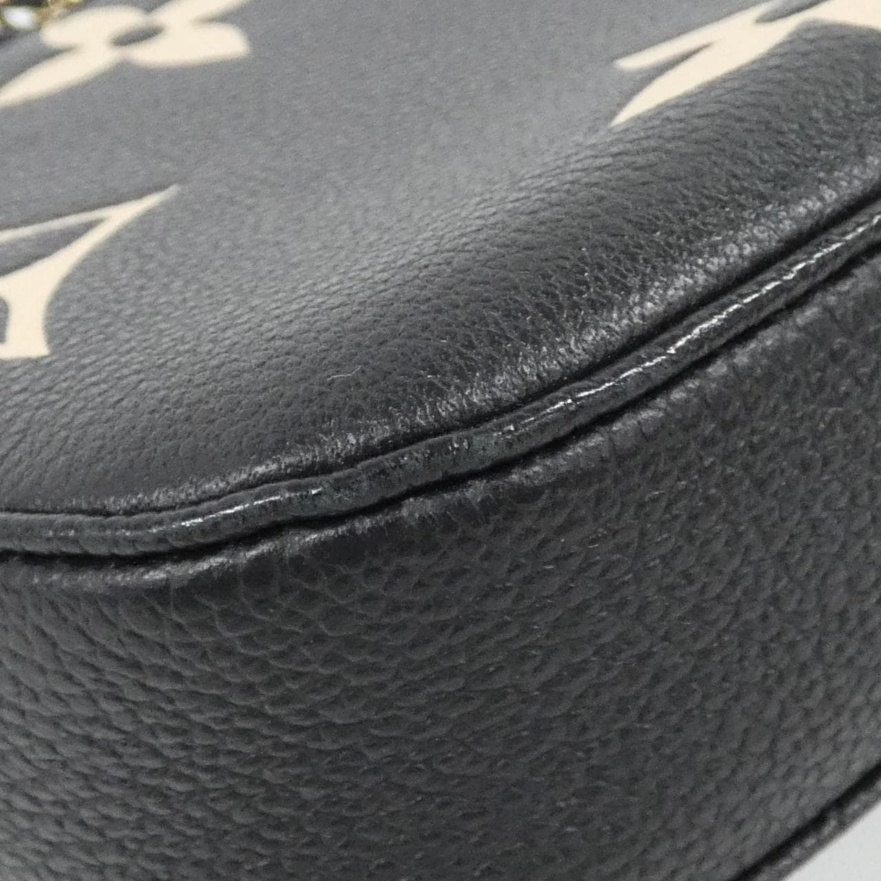 ルイヴィトン バイカラー モノグラム アンプラント ミュルティ ポシェット アクセソワール M45777 ショルダーバッグ