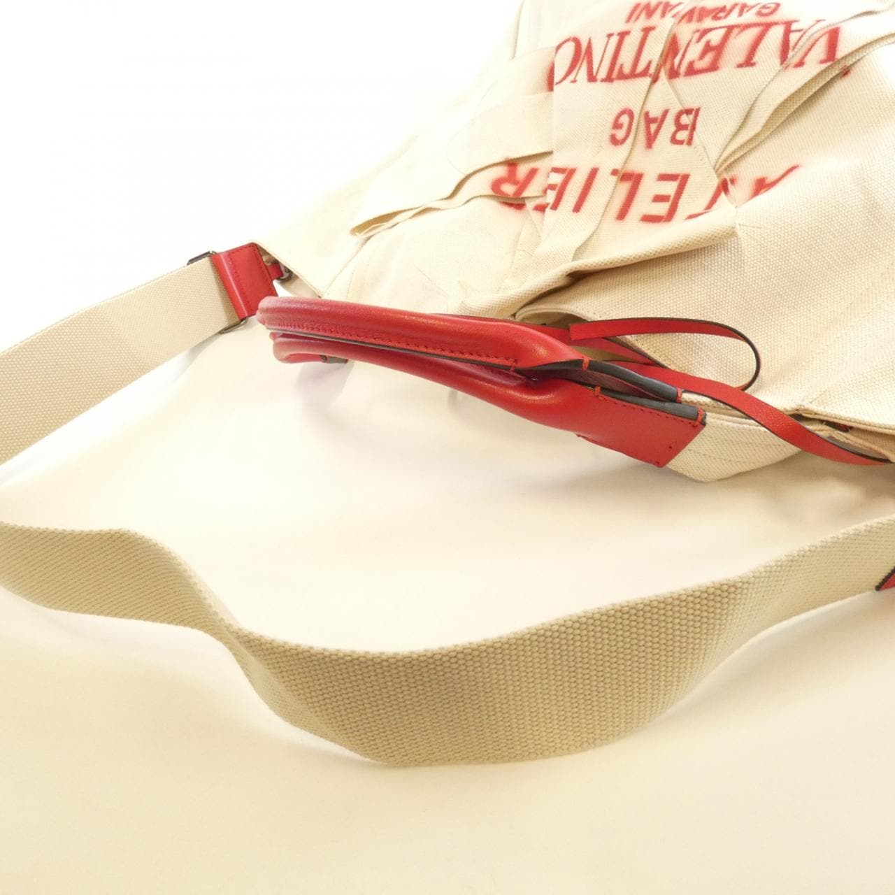 ヴァレンティノガラヴァーニ ATELIER 02 BOW EDITION UW0B0H95SVJ バッグ