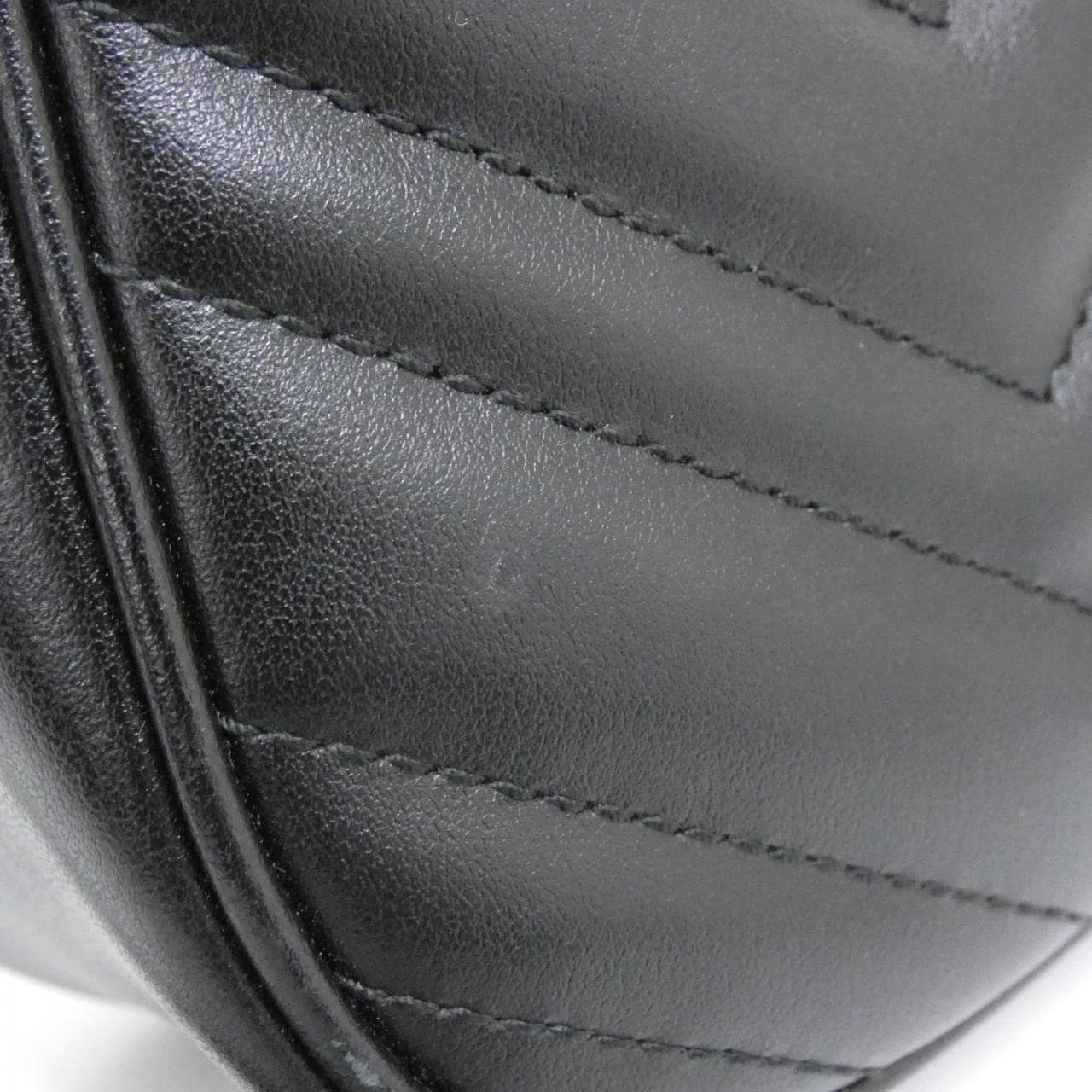 グッチ GG MARMONT 447632 DTDHV ショルダーバッグ