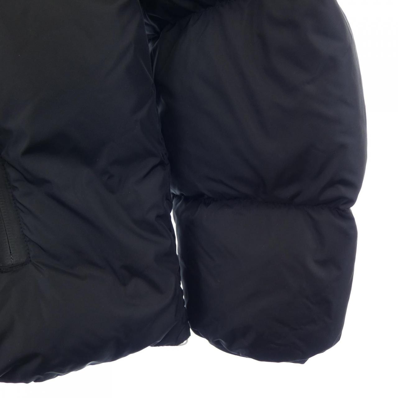 モンクレール MONCLER ダウンジャケット