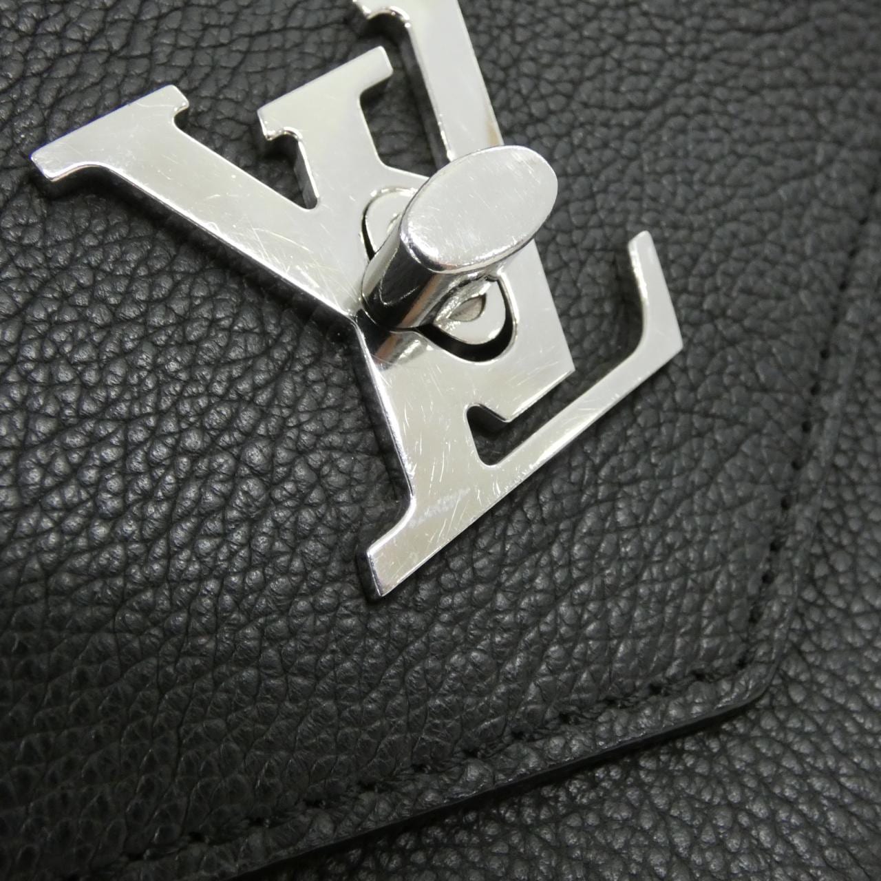 LOUIS VUITTON My Lock Me Chain M51418 斜背包