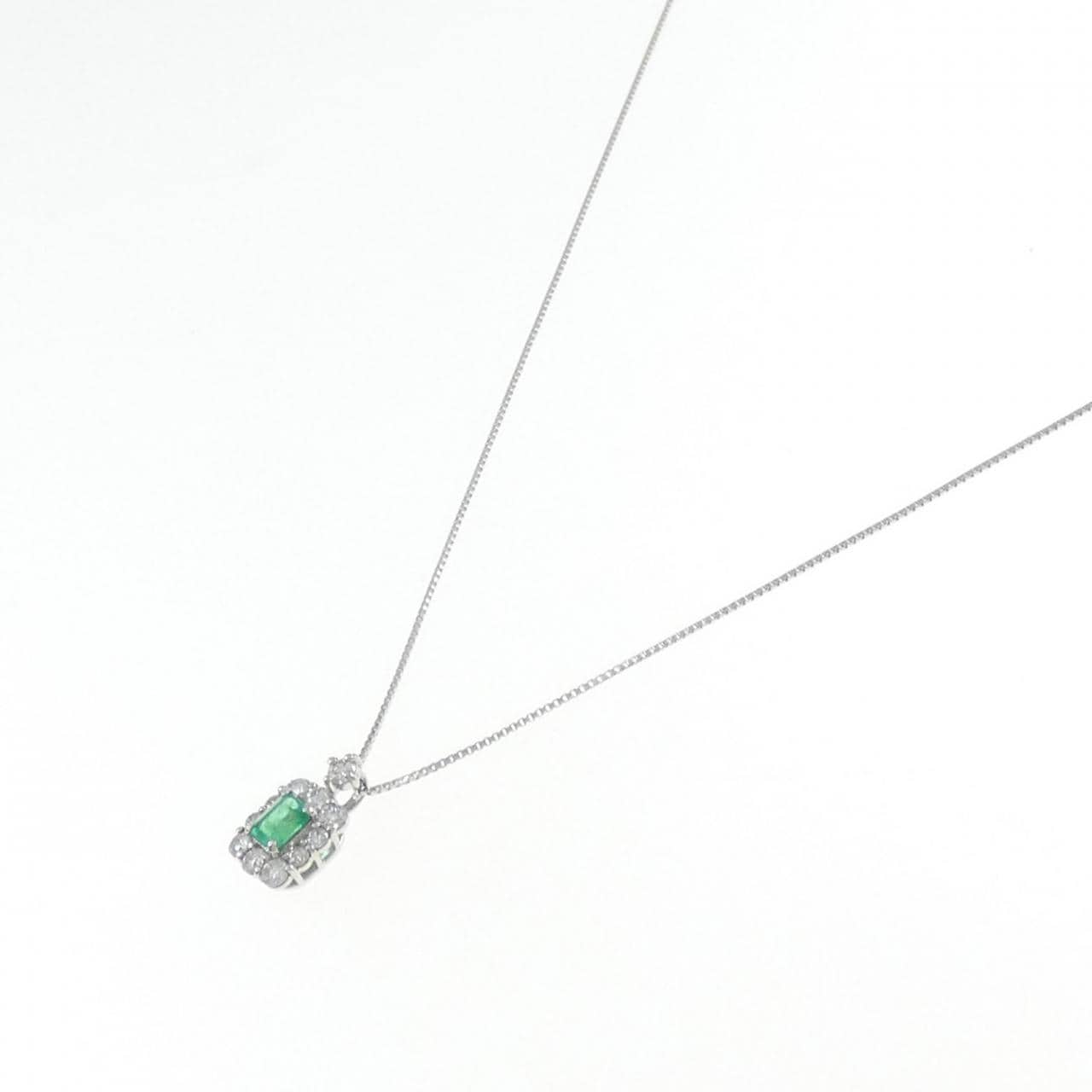 [BRAND NEW] PT Emerald Necklace 0.19CT