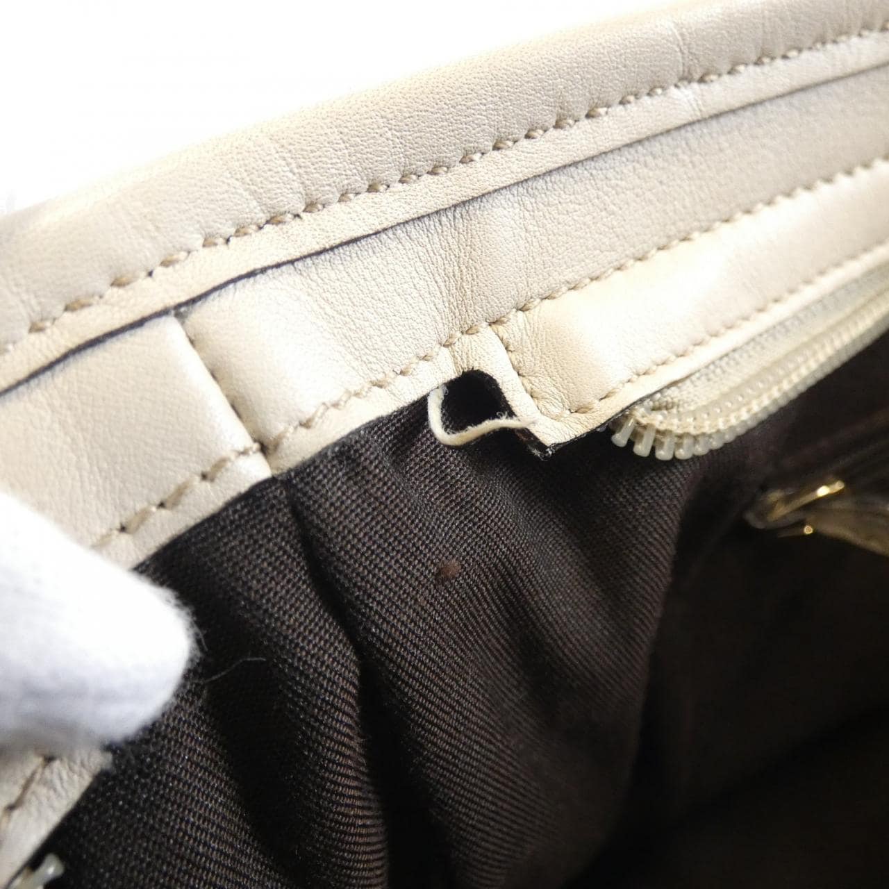Gucci 388924 KQWFZ单肩包