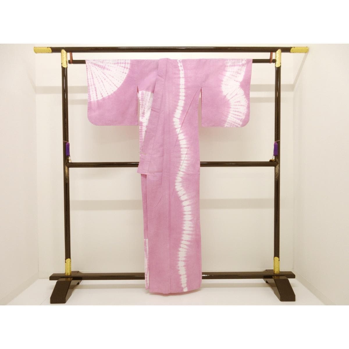 【新品】女ゆかた　絞り加工　Ｍサイズ