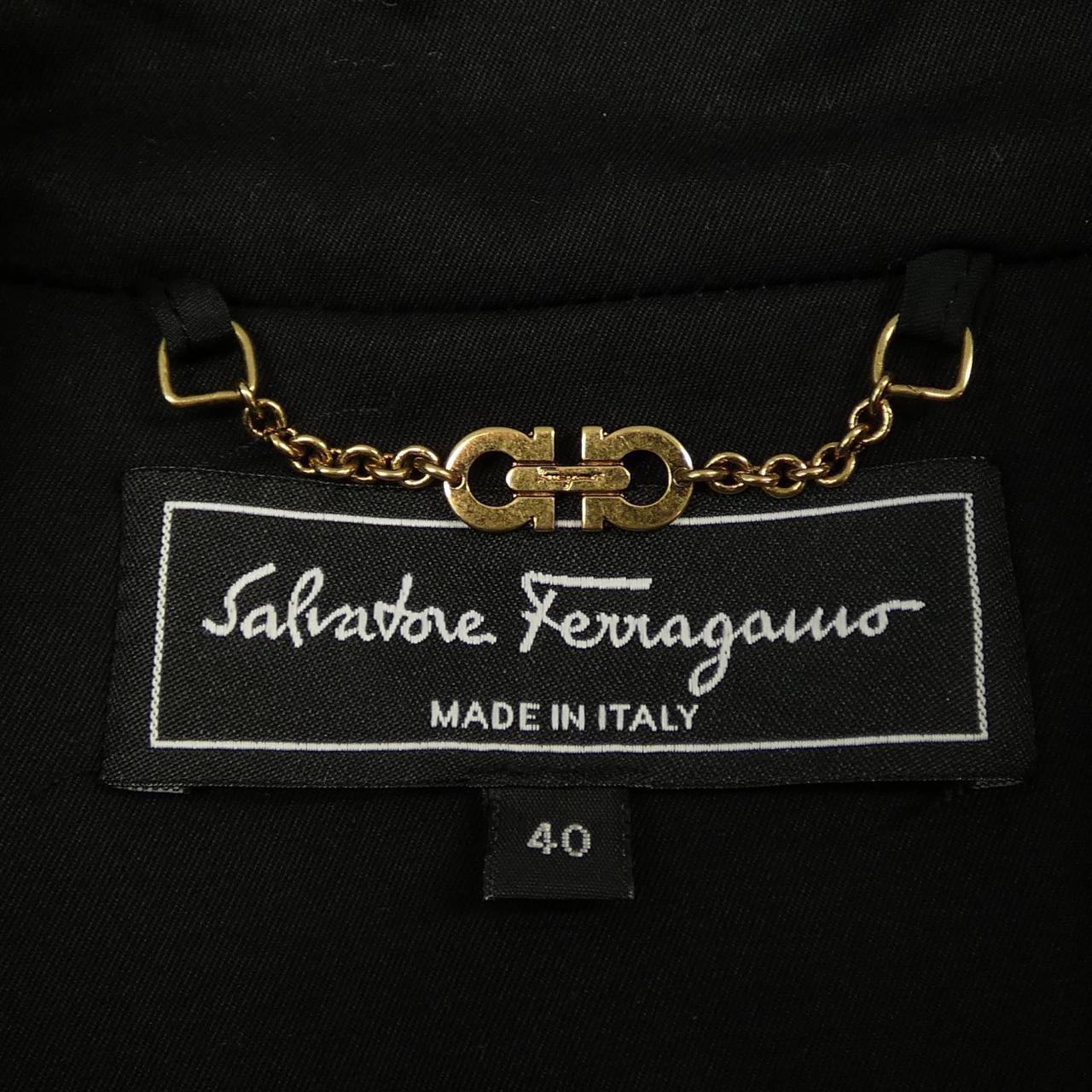 サルヴァトーレフェラガモ SALVATORE FERRAGAMO コート