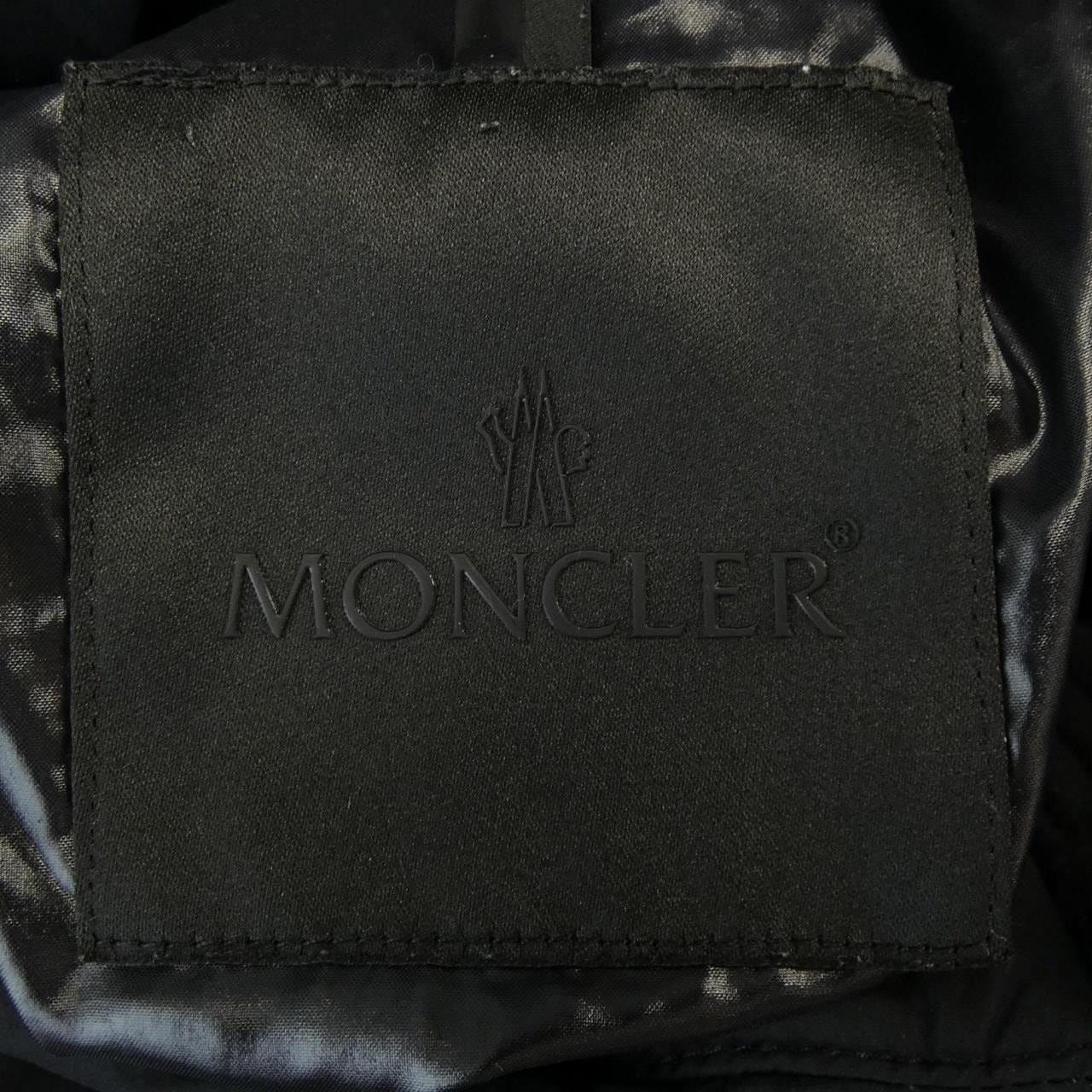 モンクレール MONCLER ダウンジャケット