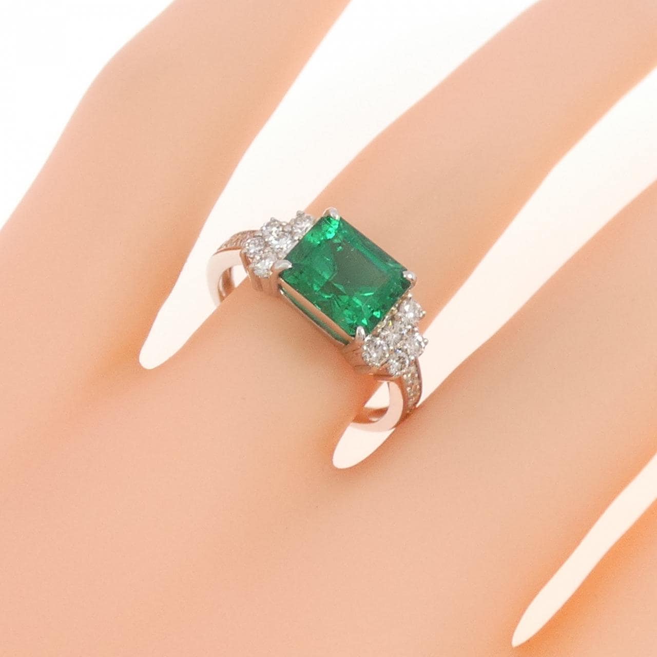 【リメイク】PT900 エメラルド リング 1.78CT コロンビア産