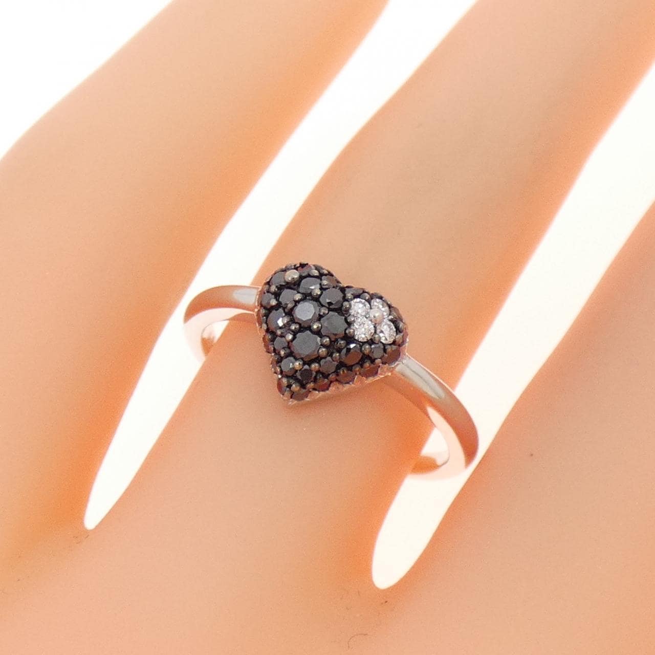 K18WG/K18BG Heart x Flower Diamond Ring 0.30CT